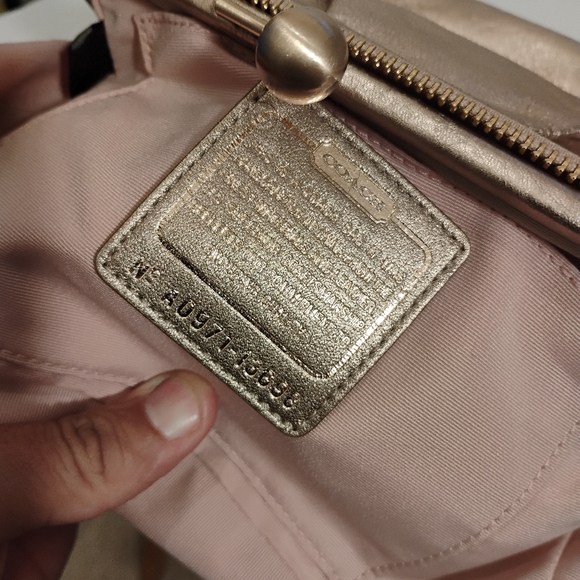 Coach Parker Kisslock Chain Women's Bag in Rose Gold New Display - Picture 9 of 16